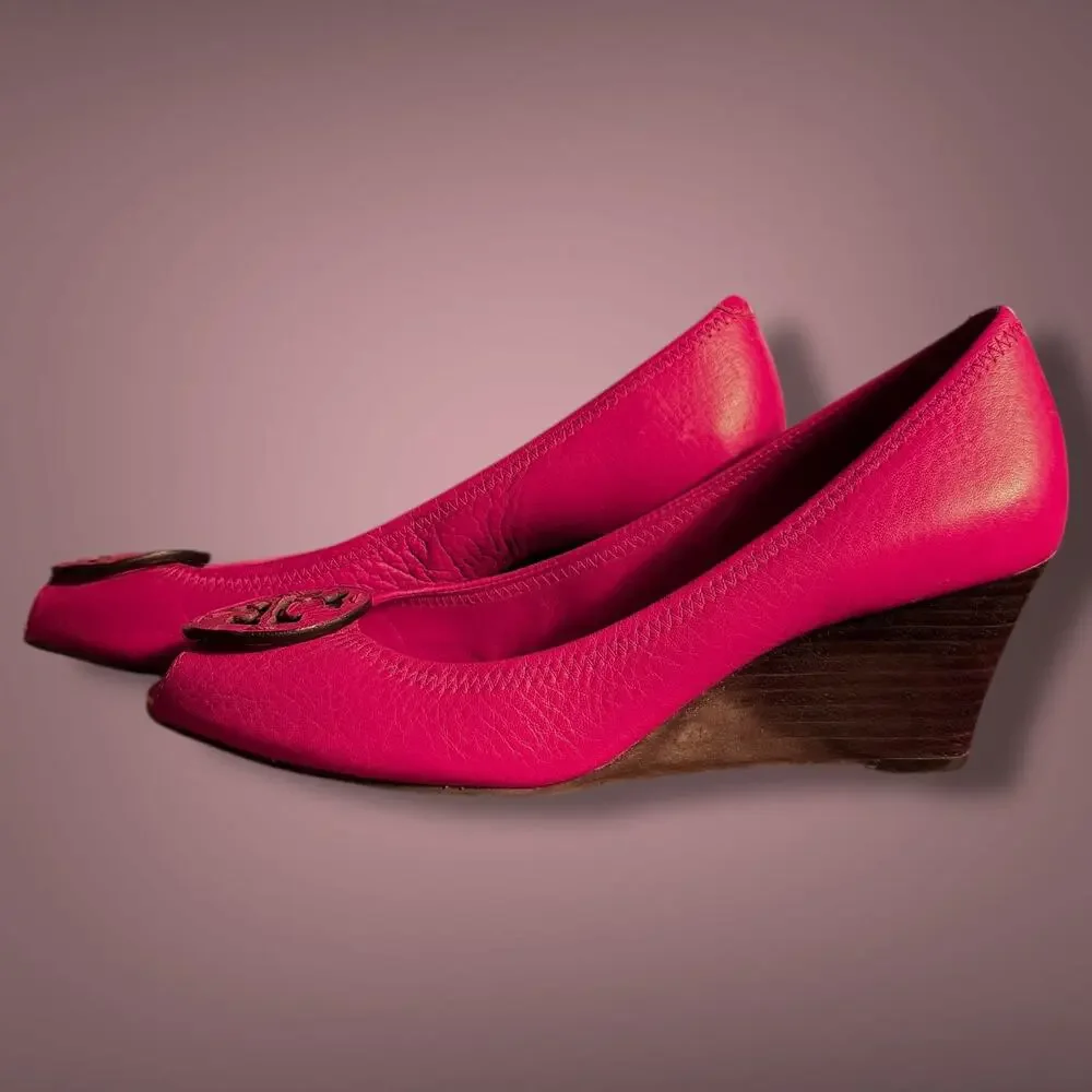 Size 8 TORY BURCH Sally Peep Toe Pink Tumbled Leather Wedge Leather Logo Detail - Picture 12 of 13